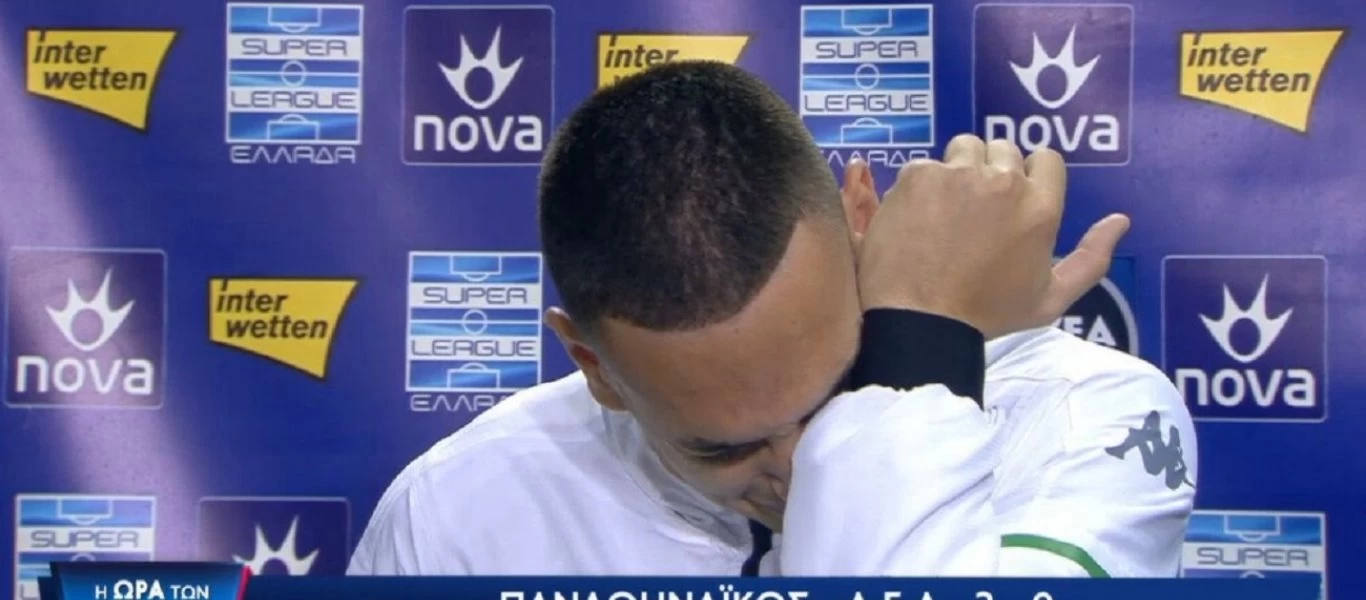 Το ξέσπασμα του Δ.Εμμανουηλίδη για τη μητέρα του - Έβαλε τα κλάματα την ώρα που έκανε δηλώσεις (βίντεο)